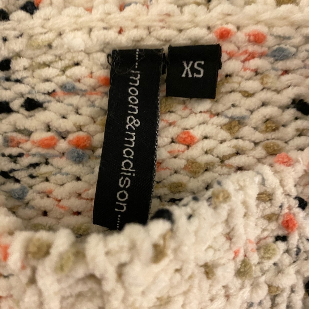 moon&madison sweater! - Picture 4 of 5